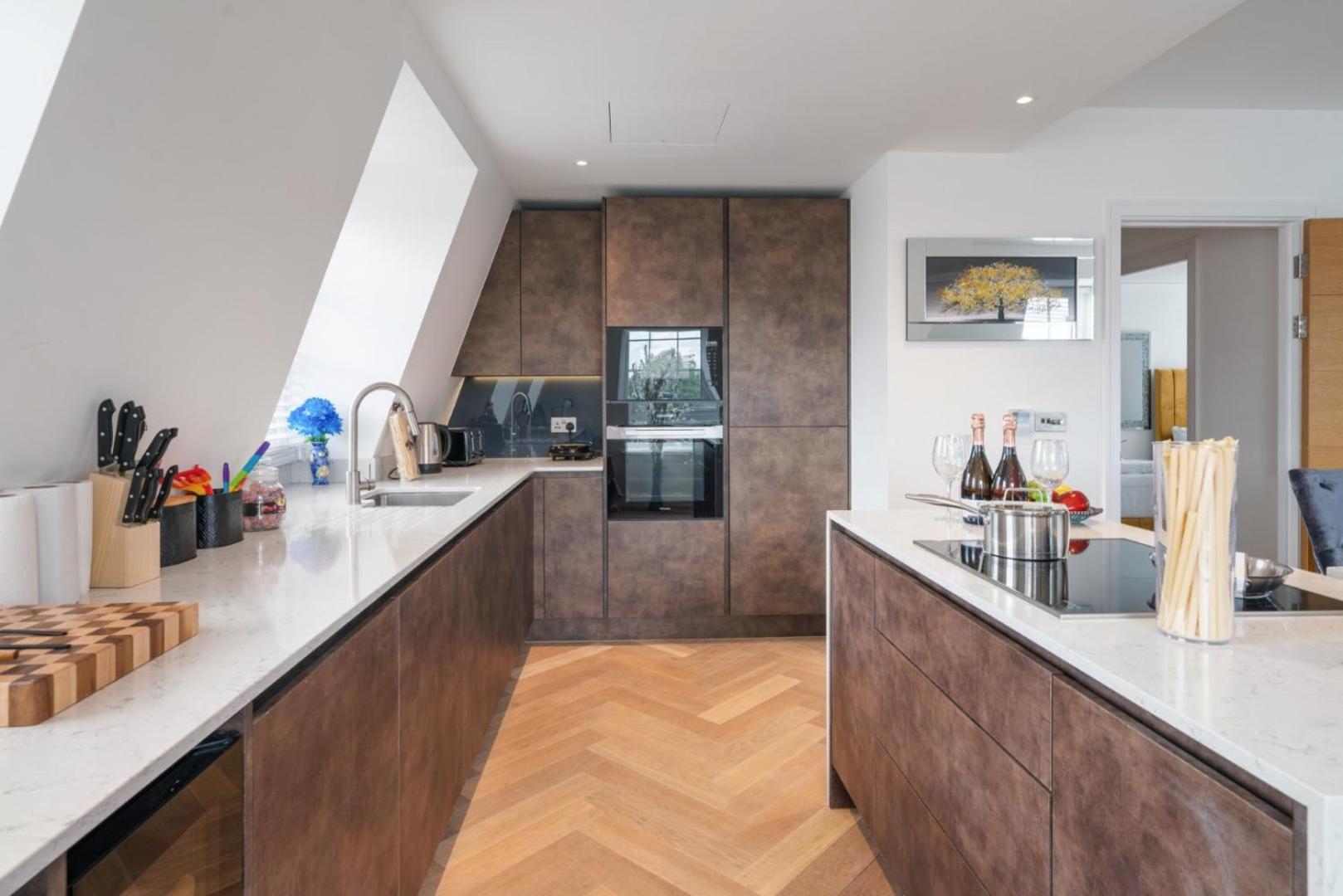 Elegant 3-Bedroom Penthouse In Marble Arch 70 London Bagian luar foto