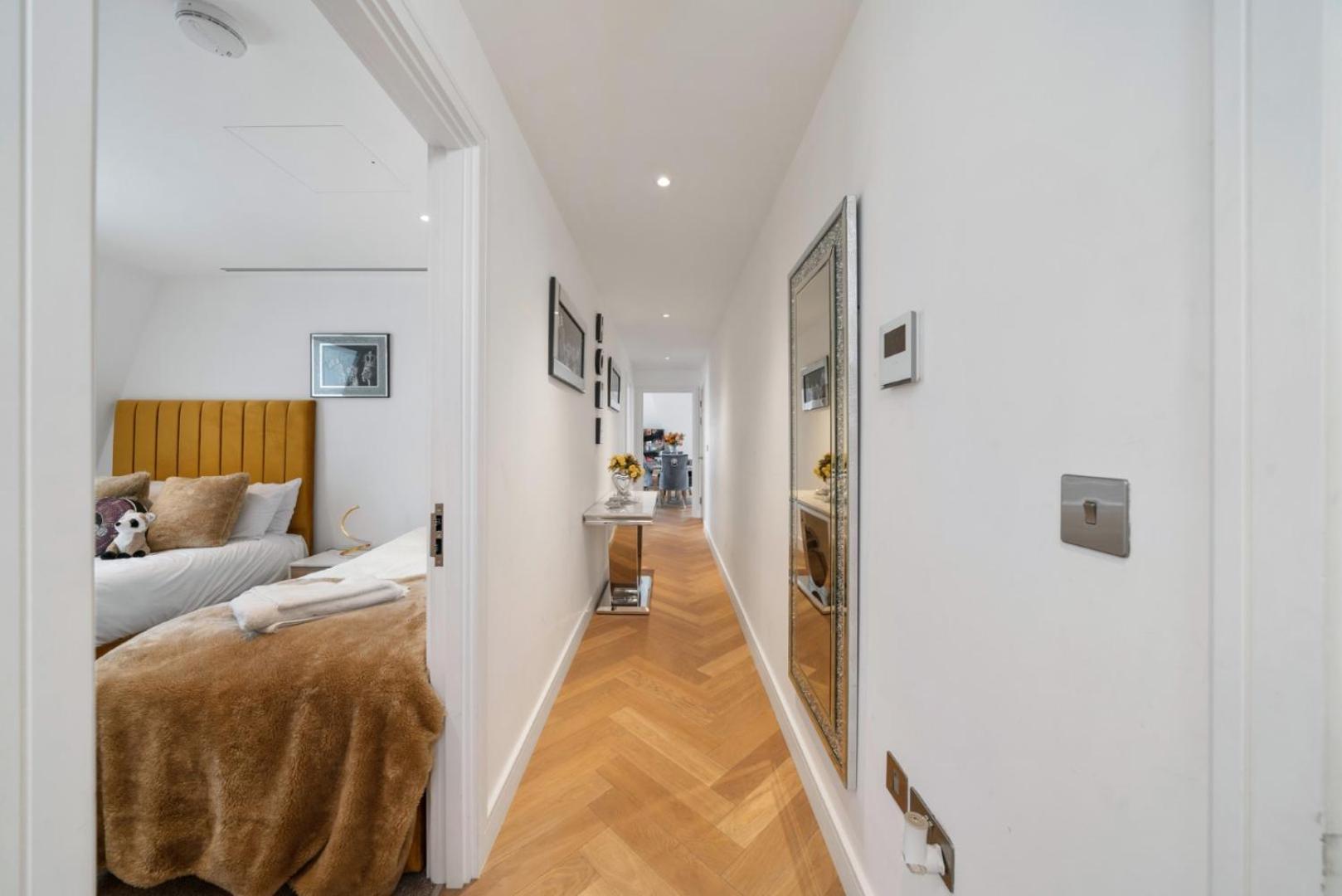 Elegant 3-Bedroom Penthouse In Marble Arch 70 London Bagian luar foto