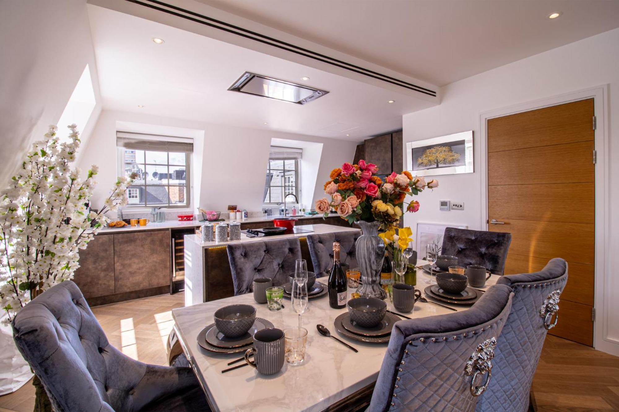Elegant 3-Bedroom Penthouse In Marble Arch 70 London Bagian luar foto